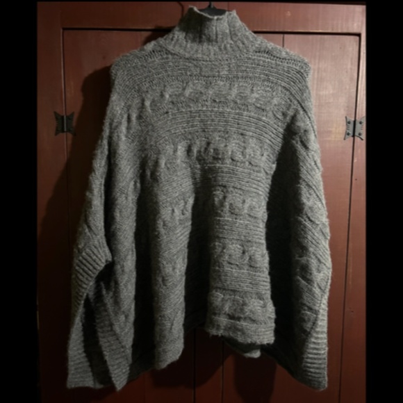 Simply Natural Designs Baby Alpaca Cable Knit Sweater Poncho Grey Size OS - NWT - Picture 9 of 16